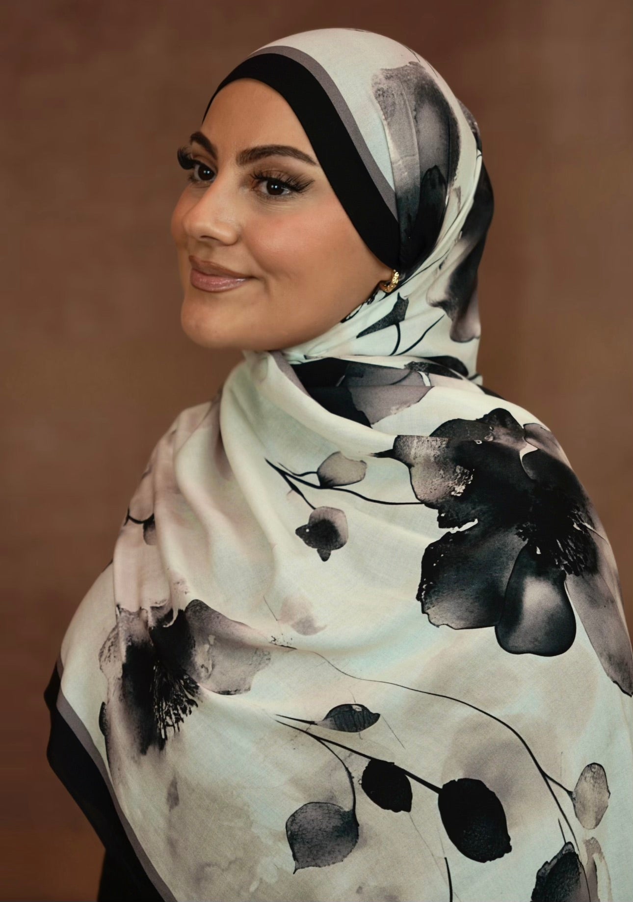 SAHRA SCHAL - SCHWARZ